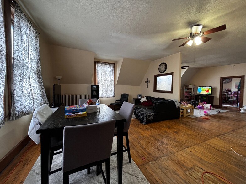 More Photos Of 512 N Lincoln St, Bay City Apartments For Sale