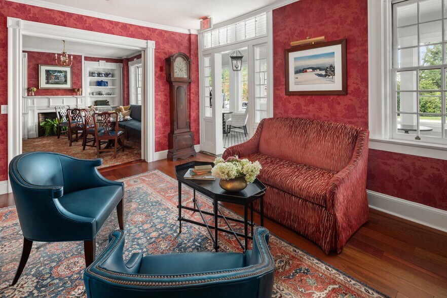 More Photos Of 18 Main St, Stowe Hotel For Sale