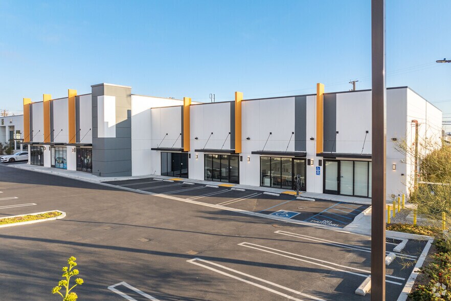 More Photos Of 238-256 W Chestnut Ave, Monrovia Warehouse For Sale