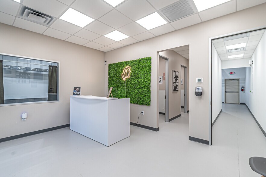 More Photos Of 1210 A St, Waller Medical For Lease