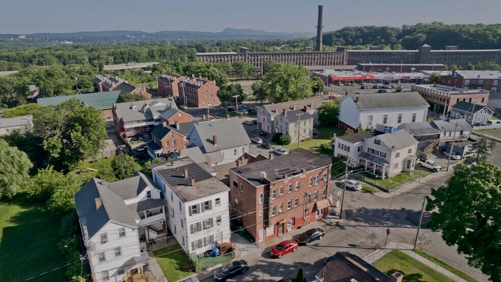 More Photos Of 95 School St, Chicopee Apartments For Sale