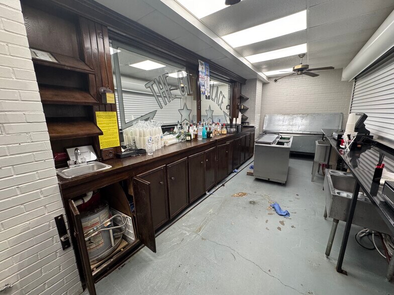 More Photos Of 10408 State Highway 64 E, Tyler Theater Concert Hall For Sale