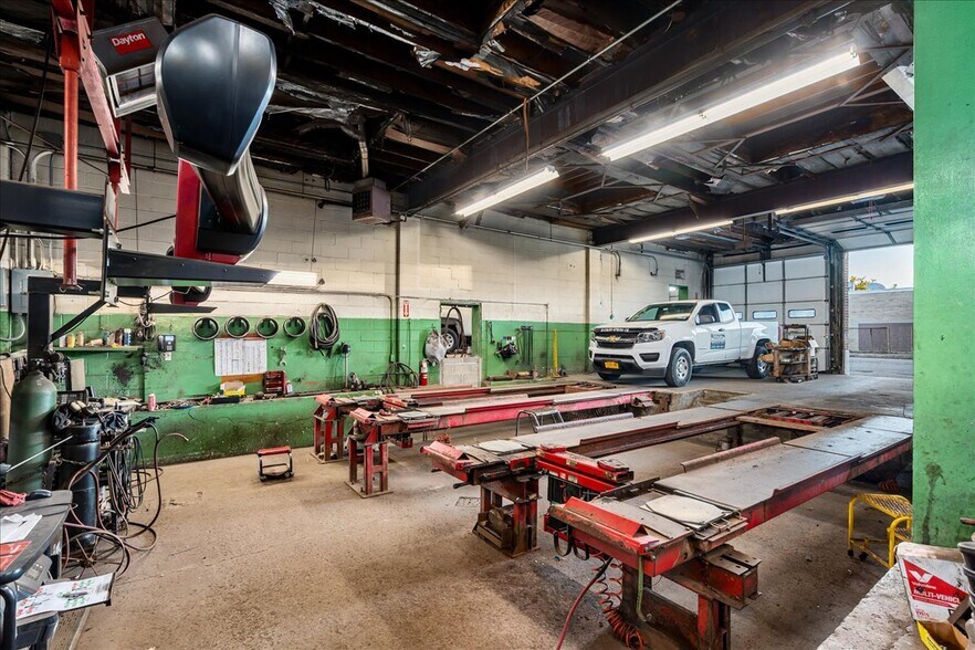 More Photos Of 368 Central Ave, Albany Auto Repair For Sale