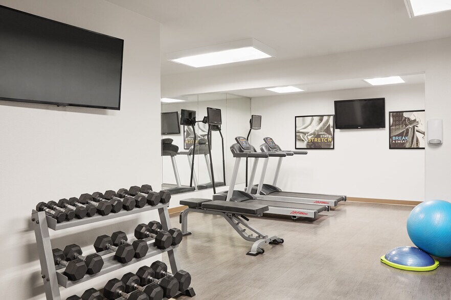 More Photos Of 300 W Romeo B Garrett Ave, Peoria Hotel For Sale