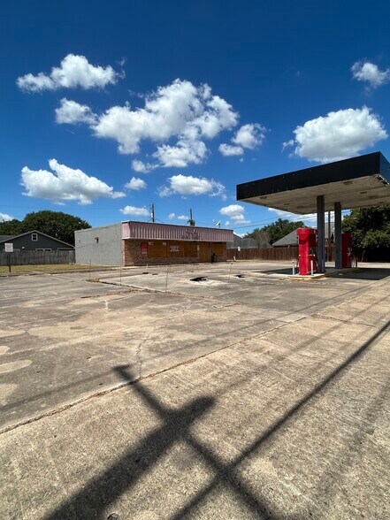 More Photos Of 2609 N Downing Rd, Angleton Convenience Store For Sale