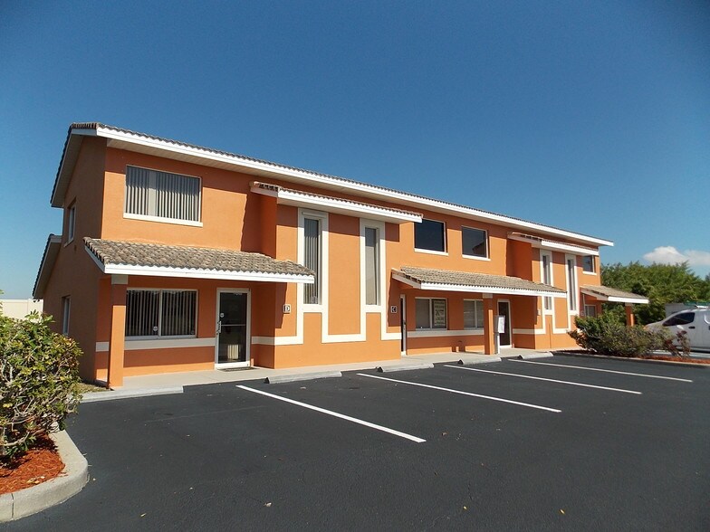More Photos Of 1384 Heritage Acres Blvd, Rockledge Office For Lease