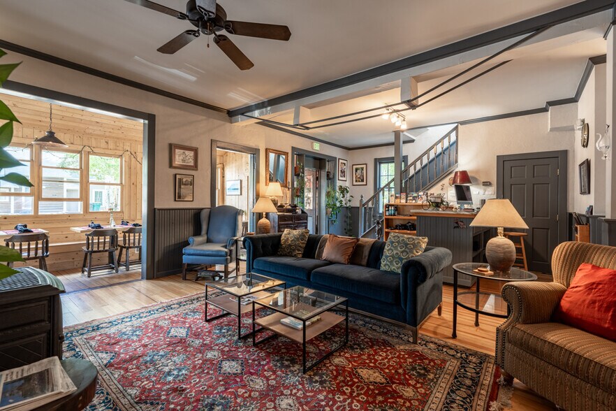 More Photos Of 129 Gothic Ave, Crested Butte Hotel For Sale