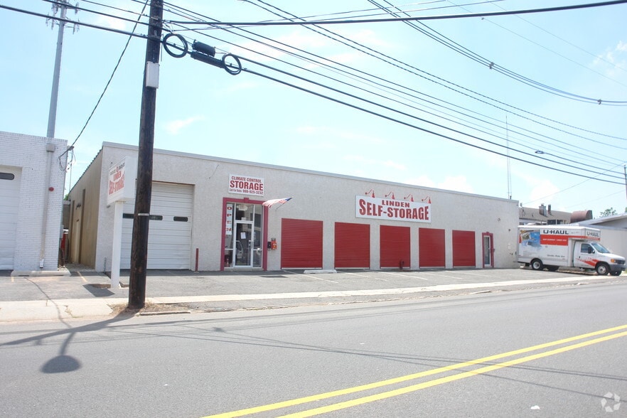 Primary Photo Of 916 E Elizabeth Ave, Linden Self Storage For Lease