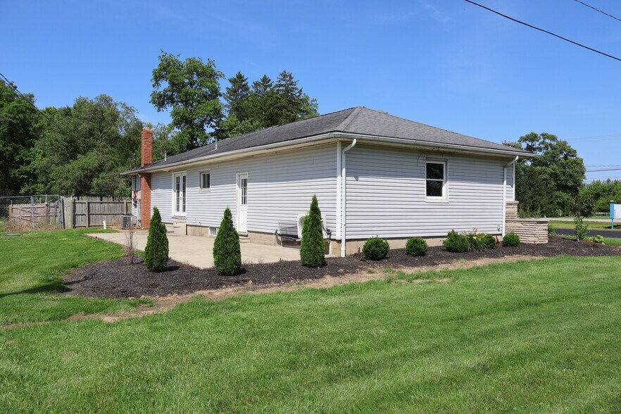 More Photos Of 6901 Harrisburg Pike, Orient Office For Lease