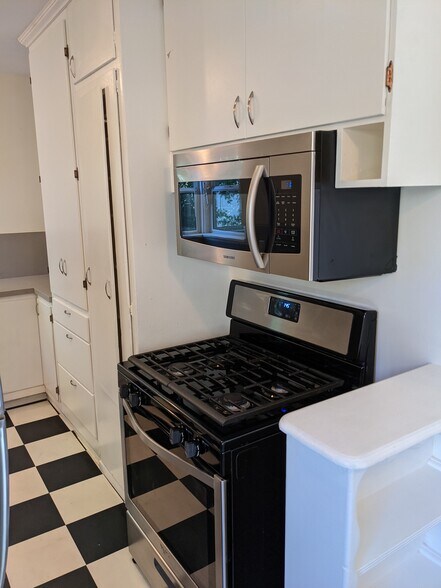 More Photos Of 10945 Hesby St, North Hollywood Apartments For Sale