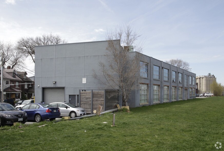 More Photos Of 18 Hook Ave, Toronto Office For Lease