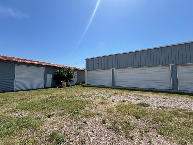 More Photos Of 917 S Staples St, Corpus Christi Unknown For Lease