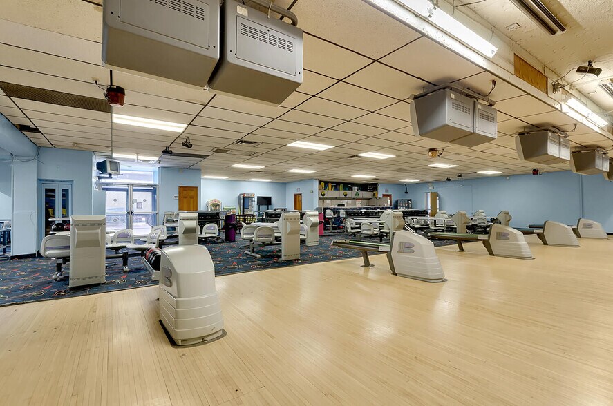 More Photos Of 2422-2426 S Park Ave, Buffalo Bowling Alley For Sale