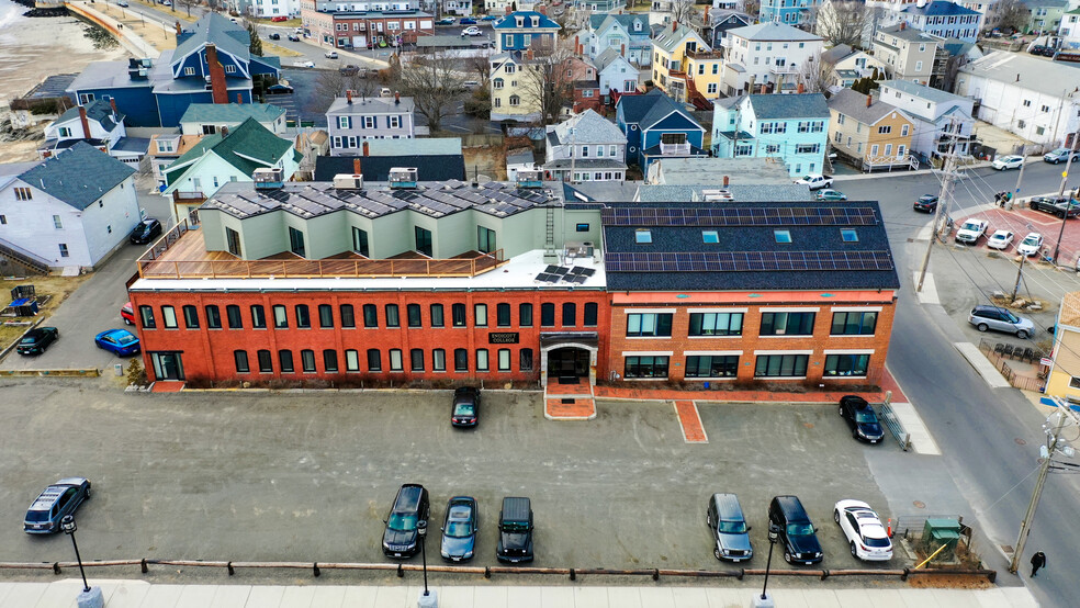 Primary Photo Of 33 Commercial St, Gloucester Office Residential For Lease