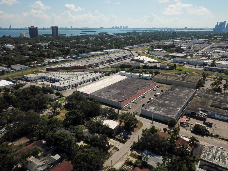 More Photos Of 300 NE 75th St, Miami Showroom For Lease