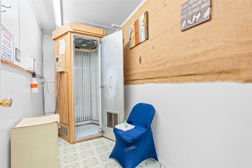 More Photos Of 110 E Franklin St, Hillsboro Health Club For Sale