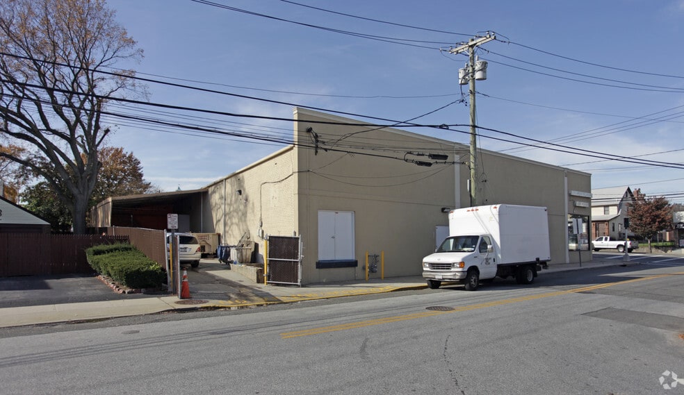 More Photos Of 885-893 Hempstead Tpke, Franklin Square Storefront For Lease