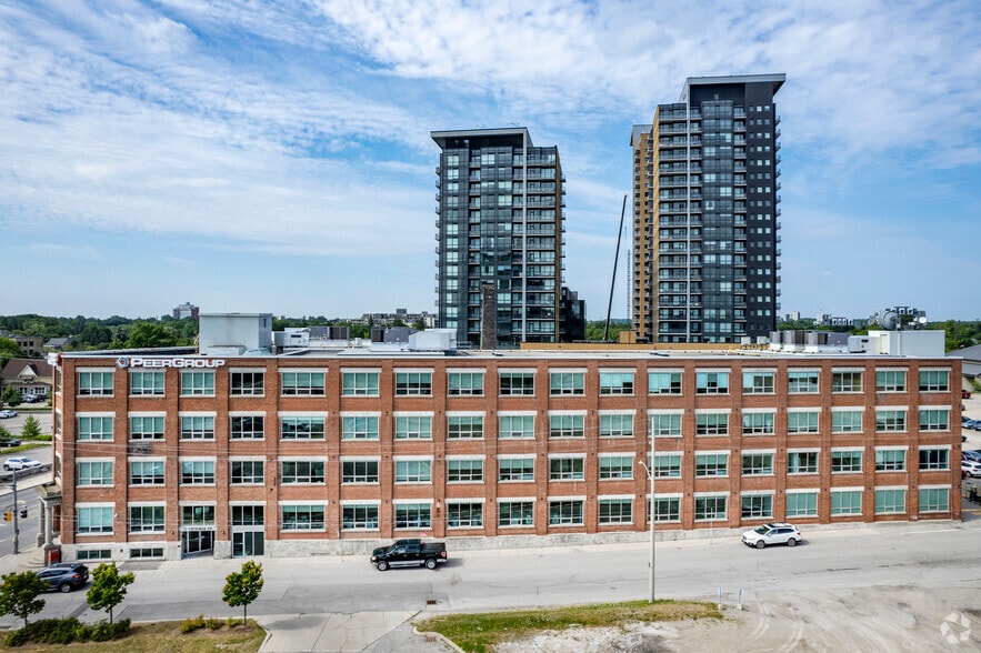 More Photos Of 72 Victoria St S, Kitchener Office For Lease