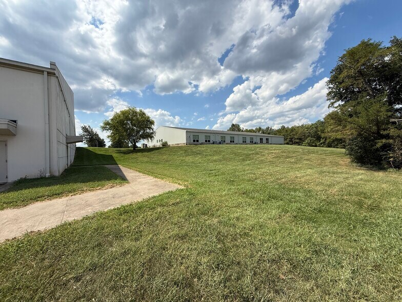 More Photos Of 810 Soldiers Way, Evansville Schools For Sale
