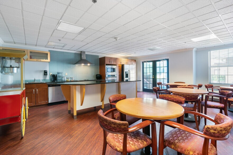 More Photos Of 6301 Village Grove Dr, Memphis Apartments For Sale