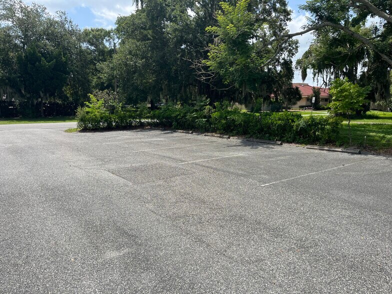 More Photos Of 305 S Childs St, Leesburg Medical For Sale