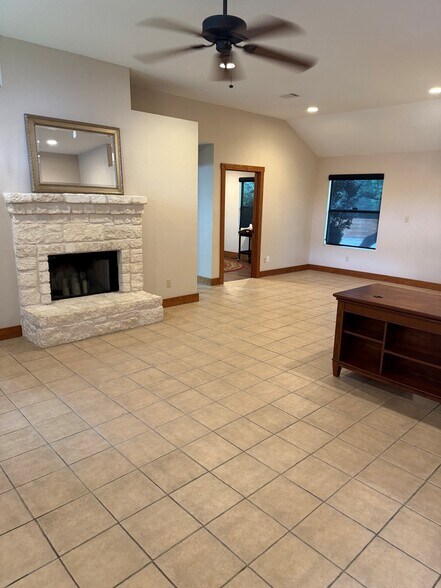 More Photos Of 2440 E Highway 290, Dripping Springs Office For Lease