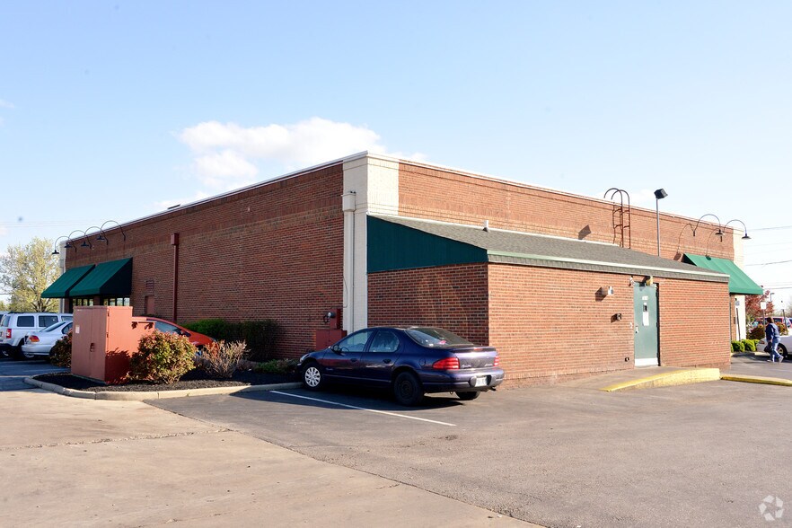 More Photos Of 7414 Turfway Rd, Florence Restaurant For Lease