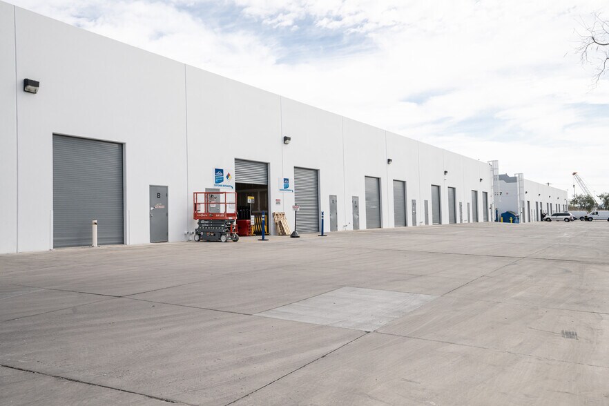 More Photos Of 2625 E Craig Rd, North Las Vegas Unknown For Lease