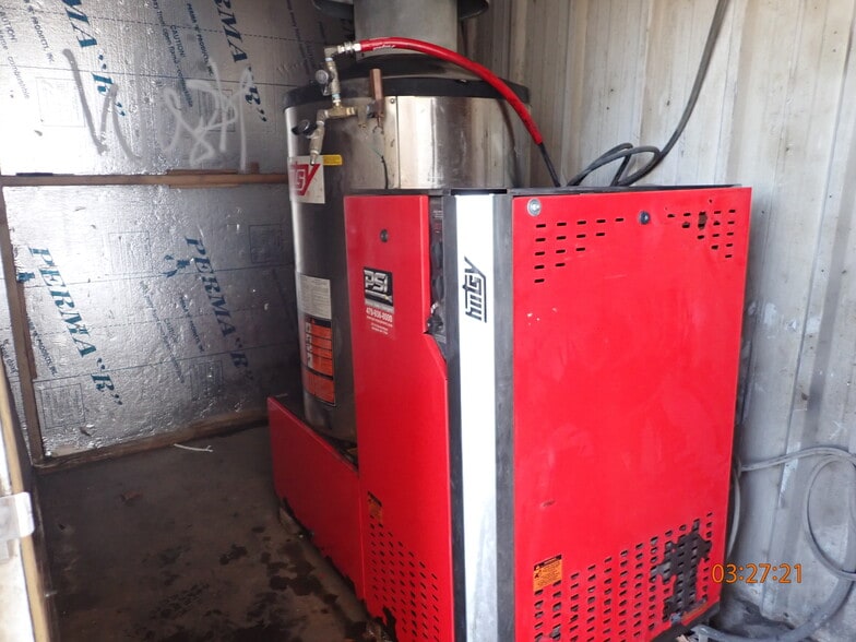 More Photos Of 301 S Bloomington St, Lowell Warehouse For Sale