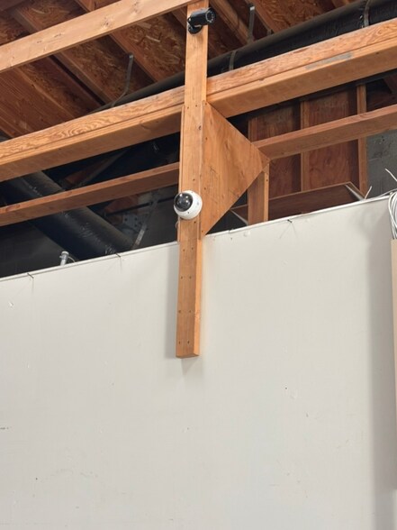 More Photos Of 3801 W Pacific Ave, Sacramento Warehouse For Lease