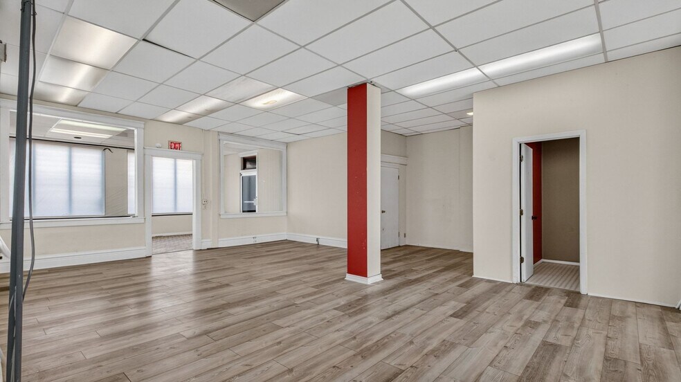 More Photos Of 110 W 2nd St N, Ladysmith General Retail For Sale
