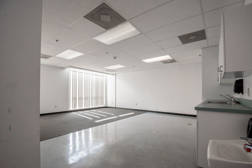 More Photos Of 908 Churchmans Road Ext, New Castle Office For Lease