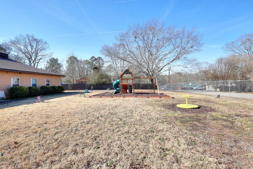 More Photos Of 517 Hill St, Monroe Office For Sale