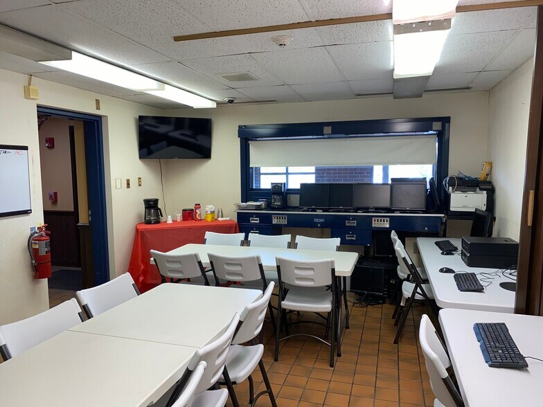 More Photos Of 25 E 16th St, Chicago Heights Loft Creative Space For Sale