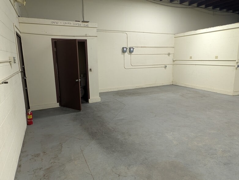 More Photos Of 1355 Brooks St, Ontario Warehouse For Lease