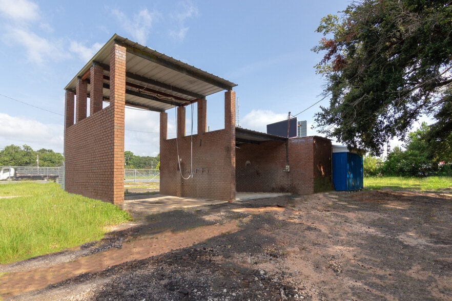 More Photos Of 2000 N Pace Blvd, Pensacola Auto Dealership For Sale