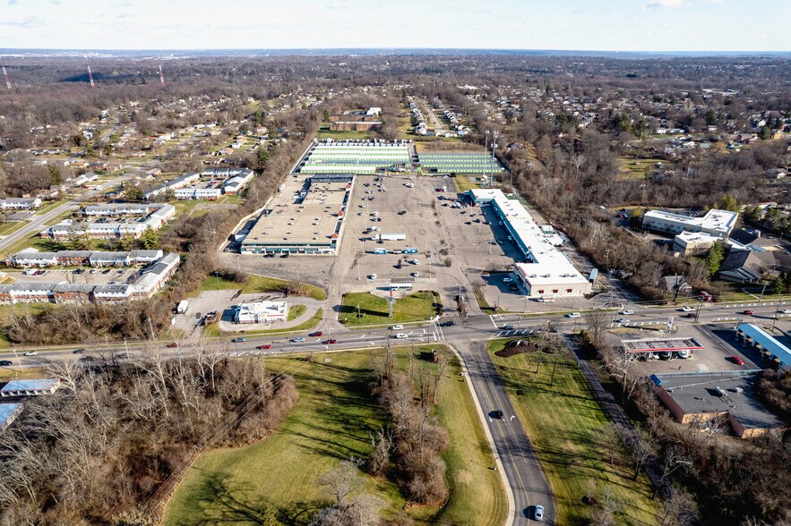 More Photos Of 8148 Hamilton Ave, Cincinnati Unknown For Lease