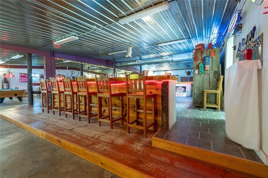 More Photos Of 233 Hwy 75, Sycamore Restaurant For Sale