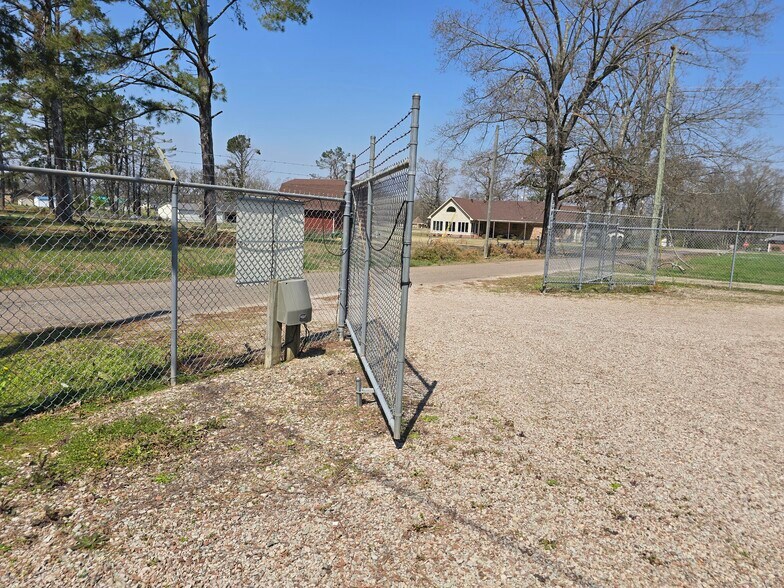 More Photos Of 360 Black Pl, Savannah Self Storage For Sale