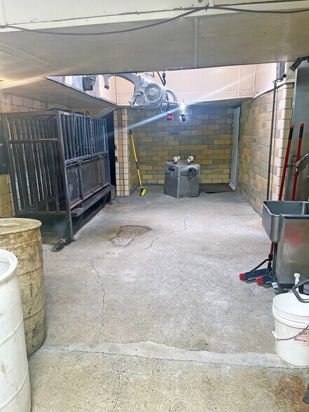 More Photos Of 102 S Van Buren St, New Athens General Retail For Sale