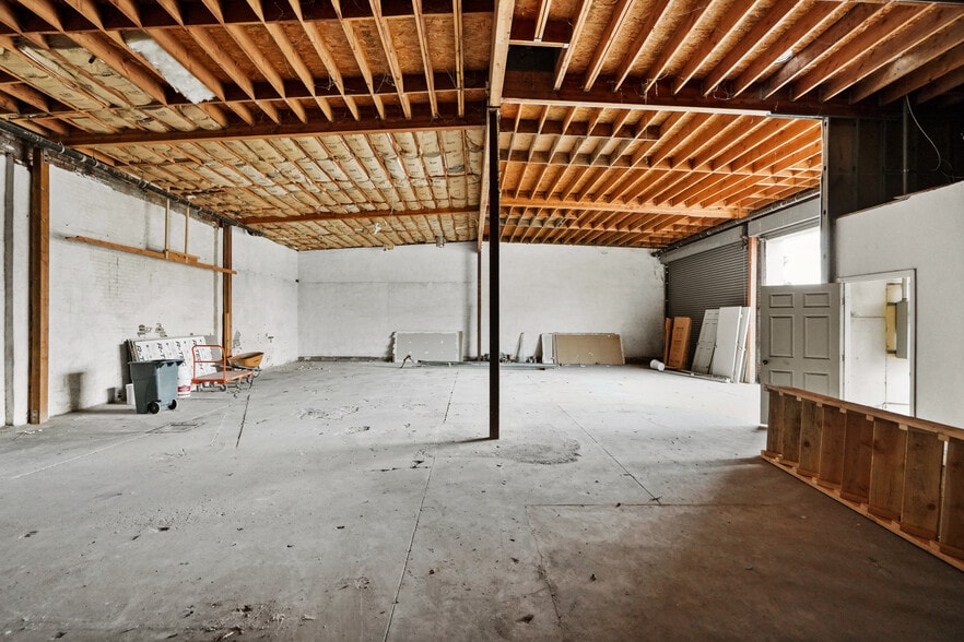 More Photos Of 741 E Compton Blvd, Compton Storefront For Lease