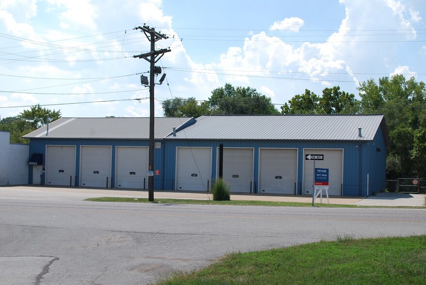 More Photos Of 9300 Natural Bridge Rd, Berkeley Warehouse For Sale