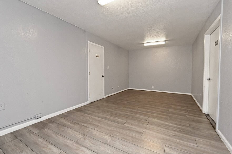 More Photos Of 21135 Mission Blvd, Hayward Auto Repair For Sale