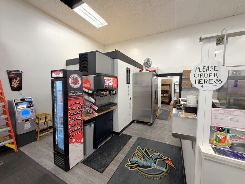 More Photos Of 309 Barclay Ave, Pine River Office For Sale