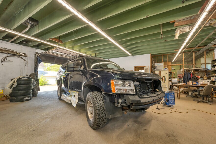 More Photos Of 11 Wilson Ct, Laconia Warehouse For Sale