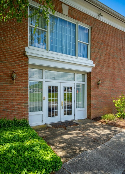 More Photos Of 2990 Bethel Rd, Columbus Funeral Home For Sale