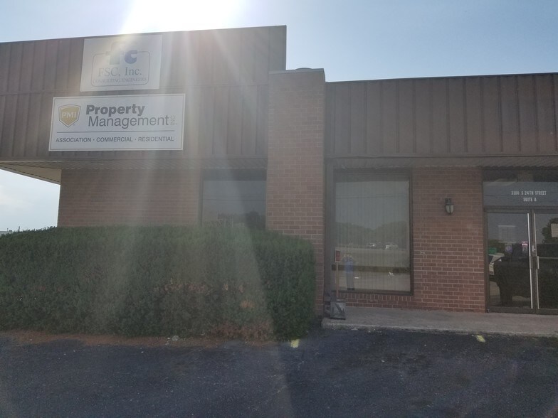 More Photos Of 3100-3102 S 24th St, Kansas City Storefront Retail Office For Lease