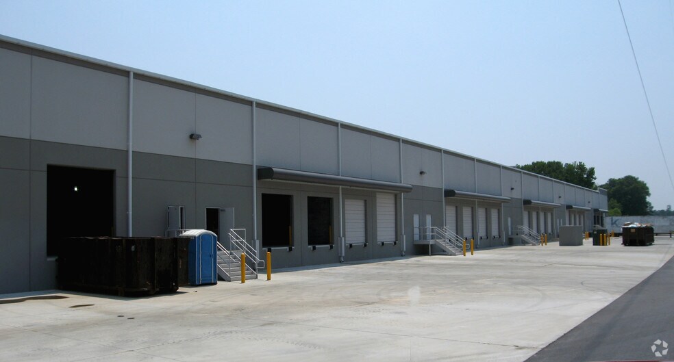 More Photos Of 700 Pinnacle Ct, Norcross Warehouse For Lease