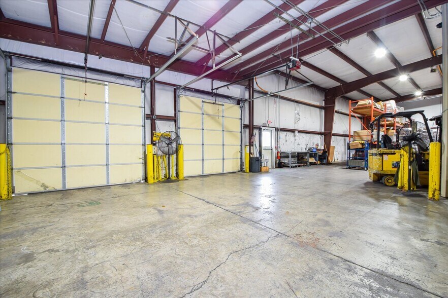 More Photos Of 103 Duncan Ln, Radford Distribution For Lease