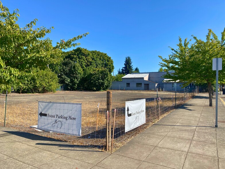 More Photos Of 507 S Trade St, Amity Land For Sale